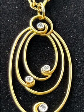 Authentic Gabriel & Co. 18K Yellow Gold Floating Diamond Oval Pendant Necklace
